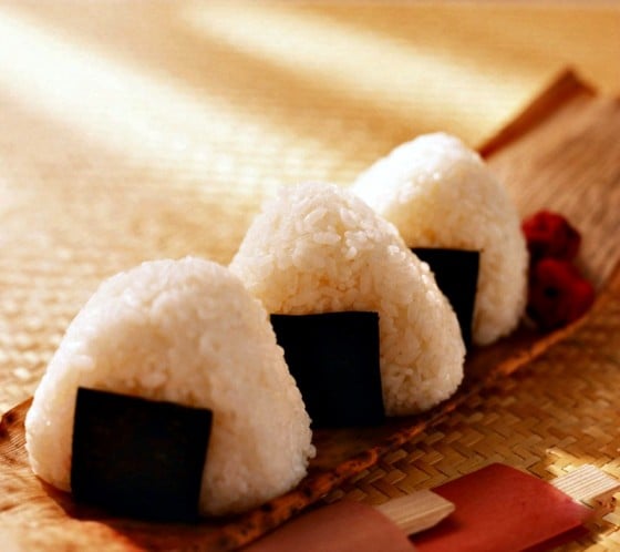 4-onigiri-pirinc-toplari
