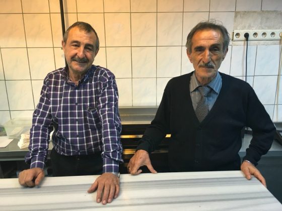 Ömer ve Emir Karamercan Ağaçaltı Restaurant