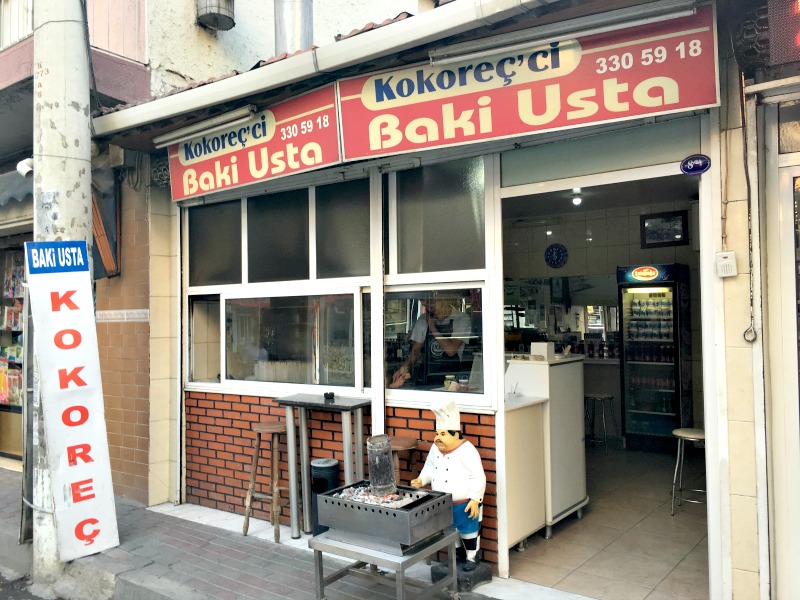 İzmir'de Kokoreç Nerede Yenir? Kokoreççi Baki Usta