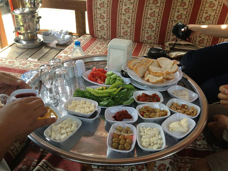 3- Çakırlar Köy Kahvaltısı