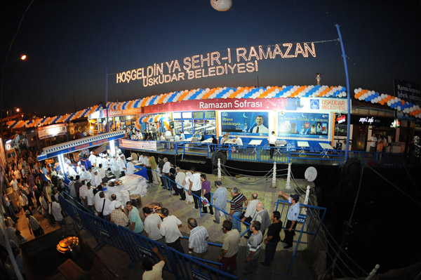 1- Üsküdar Belediyesi İftar Çadırı