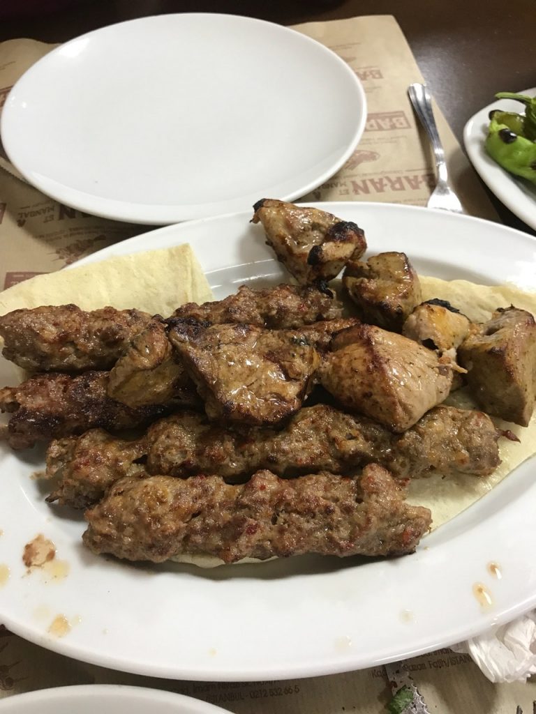 İstanbul'da En İyi Küşleme Yapan 7 Restoran Harbi Yiyorum