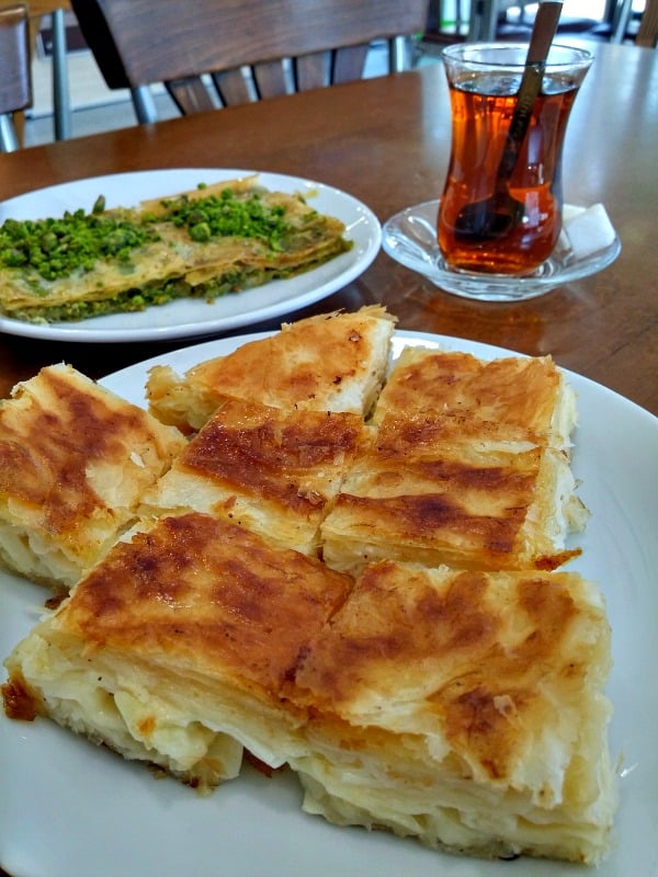 Adana'nın En İyi 7 Börekçisi Harbi Yiyorum