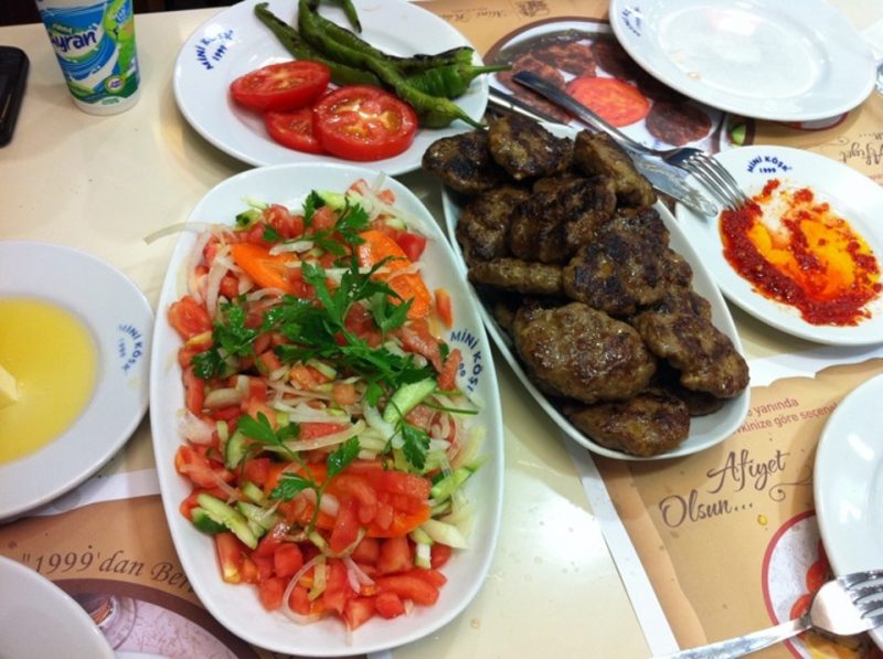 Mini Köşk — Harbiyiyorum köfte rehberi