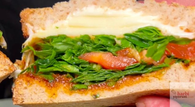 Karaköy’de En İyi Acukalı Tost Nerede Yenir?