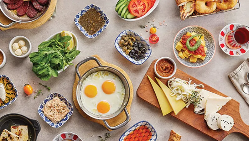 BigChefs Moda Teras kahvaltı sofrası
