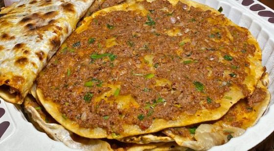 tavada ev yapımı lahmacunlar
