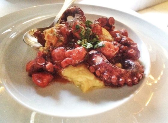 Fava Yatağında Ahtapot - Ambrosia Restaurant