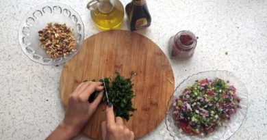 Gavurdağı Salatası Nasıl Yapılır? Gavurdağı Salatası Nasıl Yapılır?
