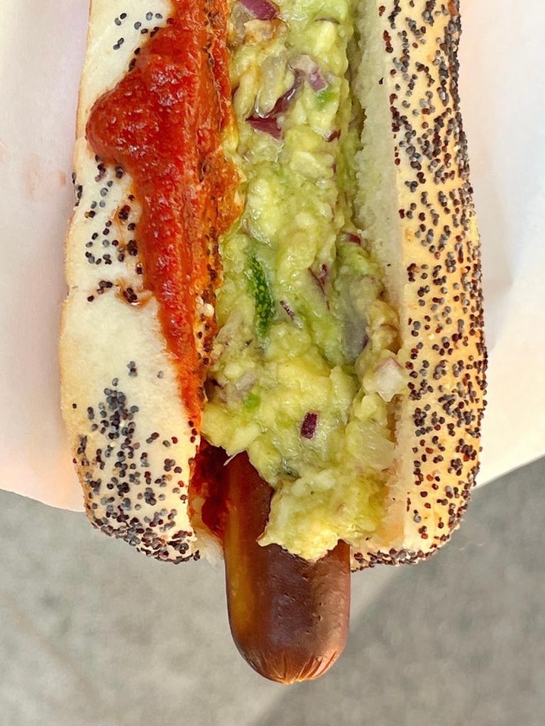 guacamole-faruk-faruks-hot-dog-kadikoy-moda