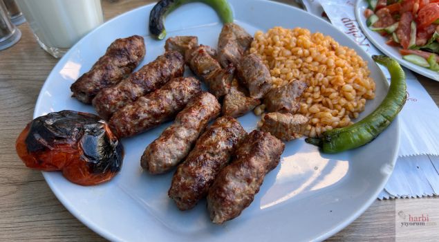 Kartal’da En İyi Gaziantep Lahmacun ve Köfte Kebap Nerede Yenir? Kebap 27 Celal Usta, Kartal, İstanbul