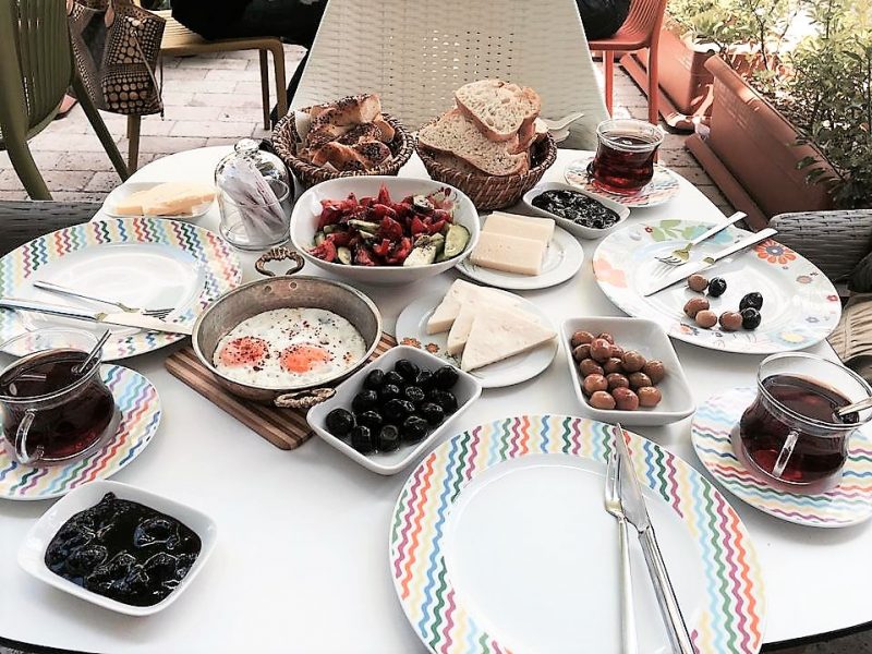 MimArt Cafe – İzmir kahvaltı sofrası