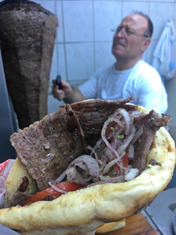Kapalıçarşı�da En İyi Tırnaklı Pide Arası Et Döner Nerede Yenir? Meşhur