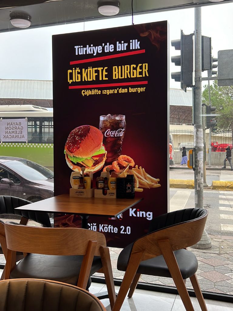 turkiyede-ilk-cig-kofte-burger-cigkofte-king