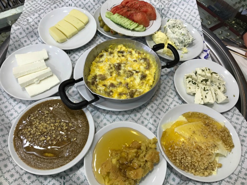 Yöresel Van Kahvaltı Salonu – Van kahvaltısı, Harbiyiyorum arşivi
